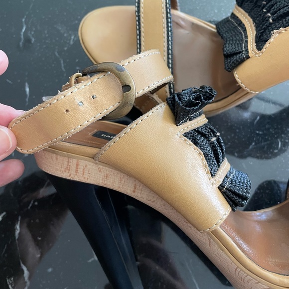Excellent condition Nanette Lepore Strappy Wood & Leather Platform Heels - Picture 7 of 8